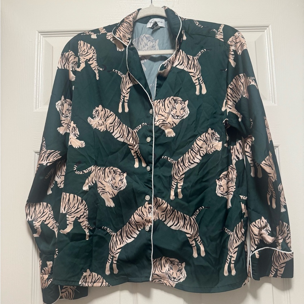 Averie two-piece Tiger Print Pajama Set in Emerald Green - Picture 8 of 13